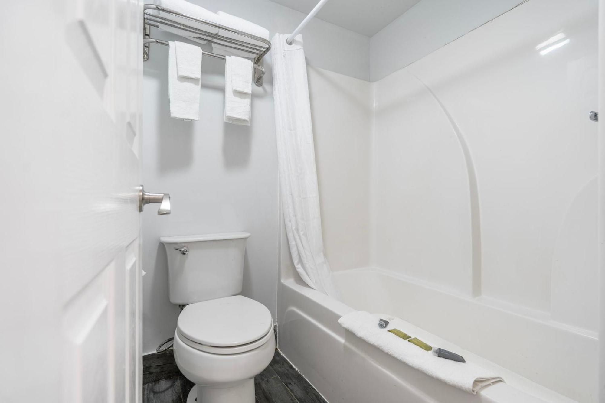 Budgetel Inns & Suites Augusta Downtown 706-945-1238 Εξωτερικό φωτογραφία